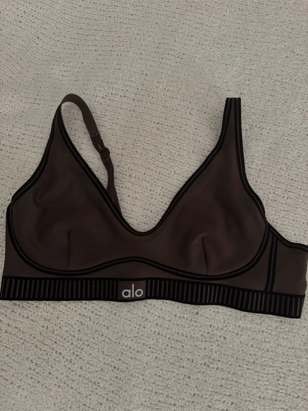 ALO Yoga Brown Sports Bra - Picture 2 of 4